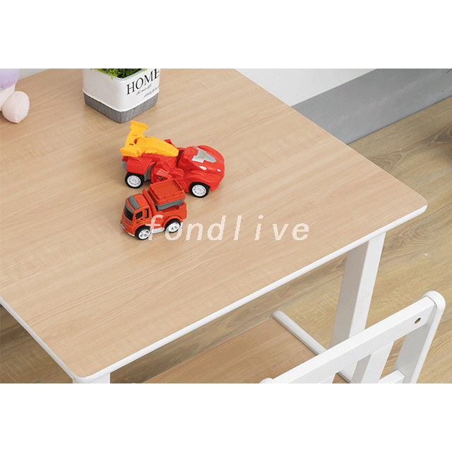 Modernes Kindertisch-Set aus MDF